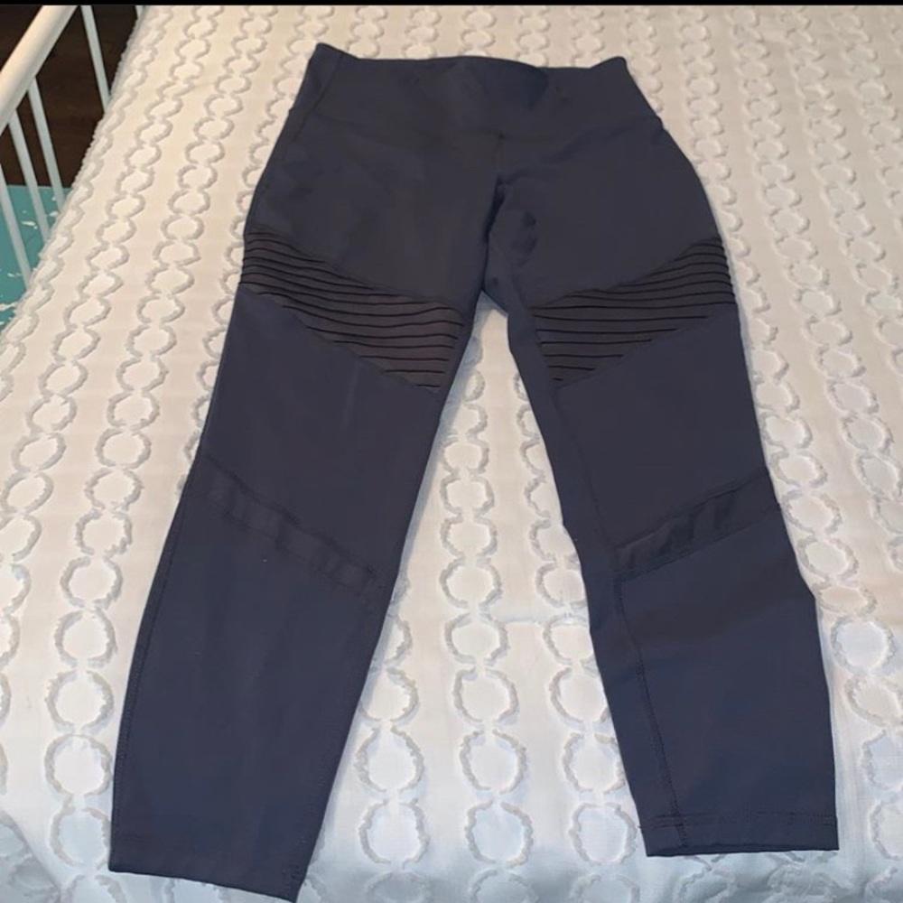 Old navy athletic leggings!!!